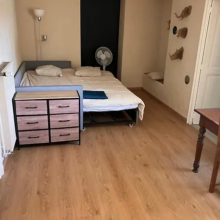 Large And Cozy Family Moussy (Marne)